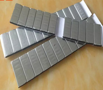 ปะเก็นโฟม EMI ขนาด 5x6 มม. ผ้าชุบด้วยโฟม Emi Gasket การกู้คืนแบบยืดหยุ่นสำหรับการผลิตไฟฟ้า